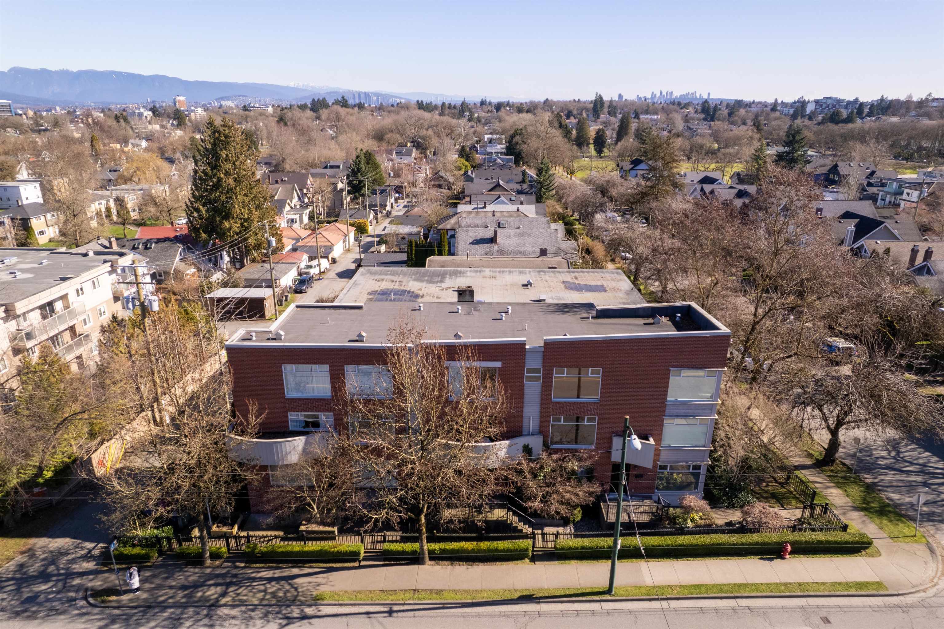 999 20th Avenue W, Vancouver, BC, V5Z 1Y4