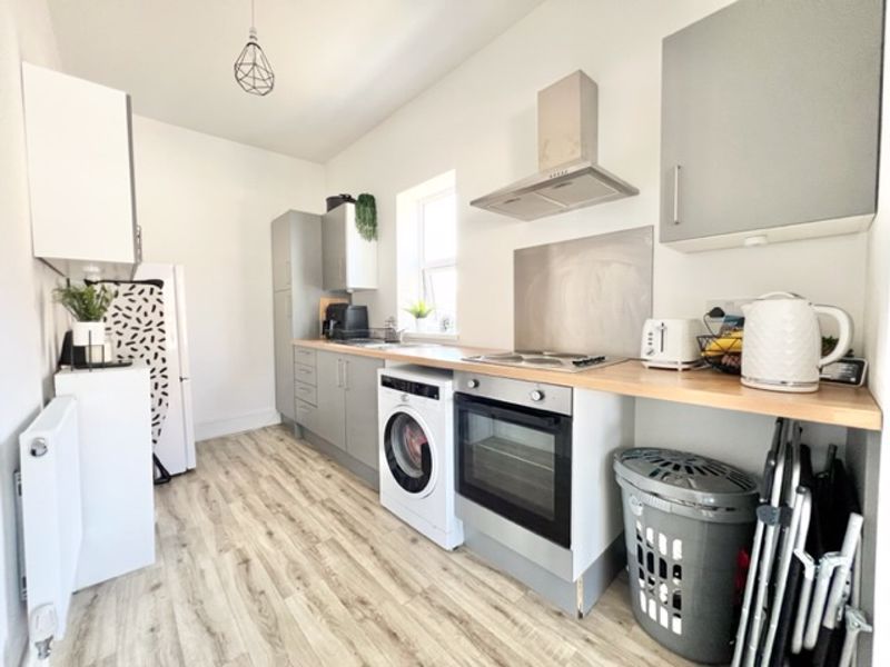 Additional image 2 of 2 bed flat to rentSea View Street, Cleethorpes DN35