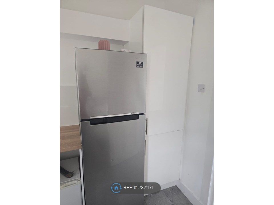 Additional image 8 of 2 bed flat to rentElm Road, Clydebank G81