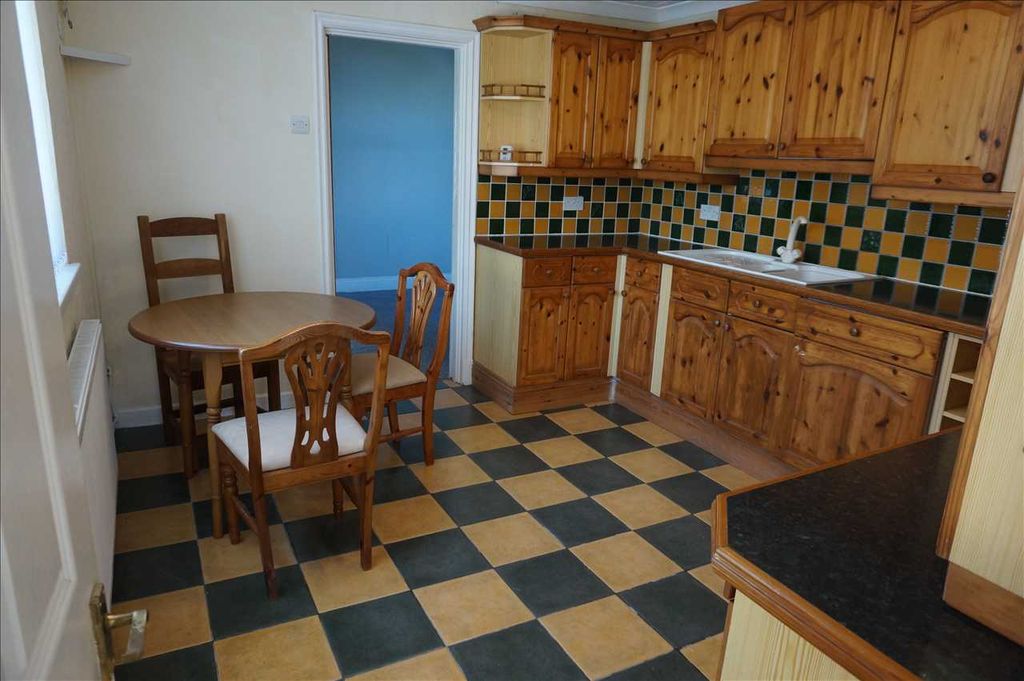 2 bed detached bungalow to rentHazelton, Porthyrhyd, Carmarthen SA32 photo 5