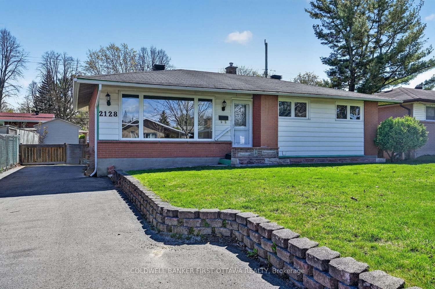 2128 Kingsley Road, Ottawa, ON, K2C 2X5