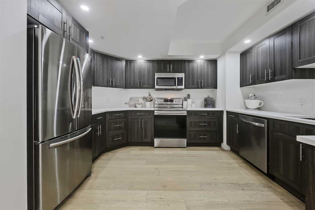 Additional image 6 of 902-200 La Caille Place SW, Calgary, AB, T2P 5E2