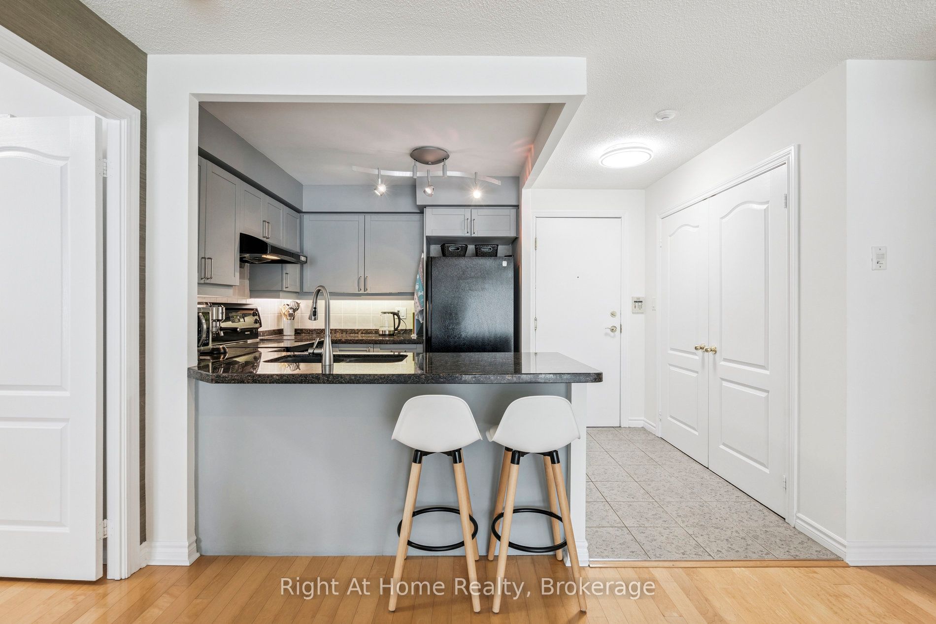 Additional image 6 of 605-2111 Lake Shore Boulevard W, Toronto, ON, M8V 4B2