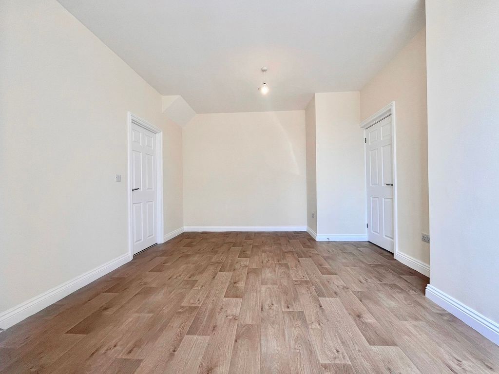 Additional image 8 of 1 bed flat to rentSouth Street, Sebastopol NP4
