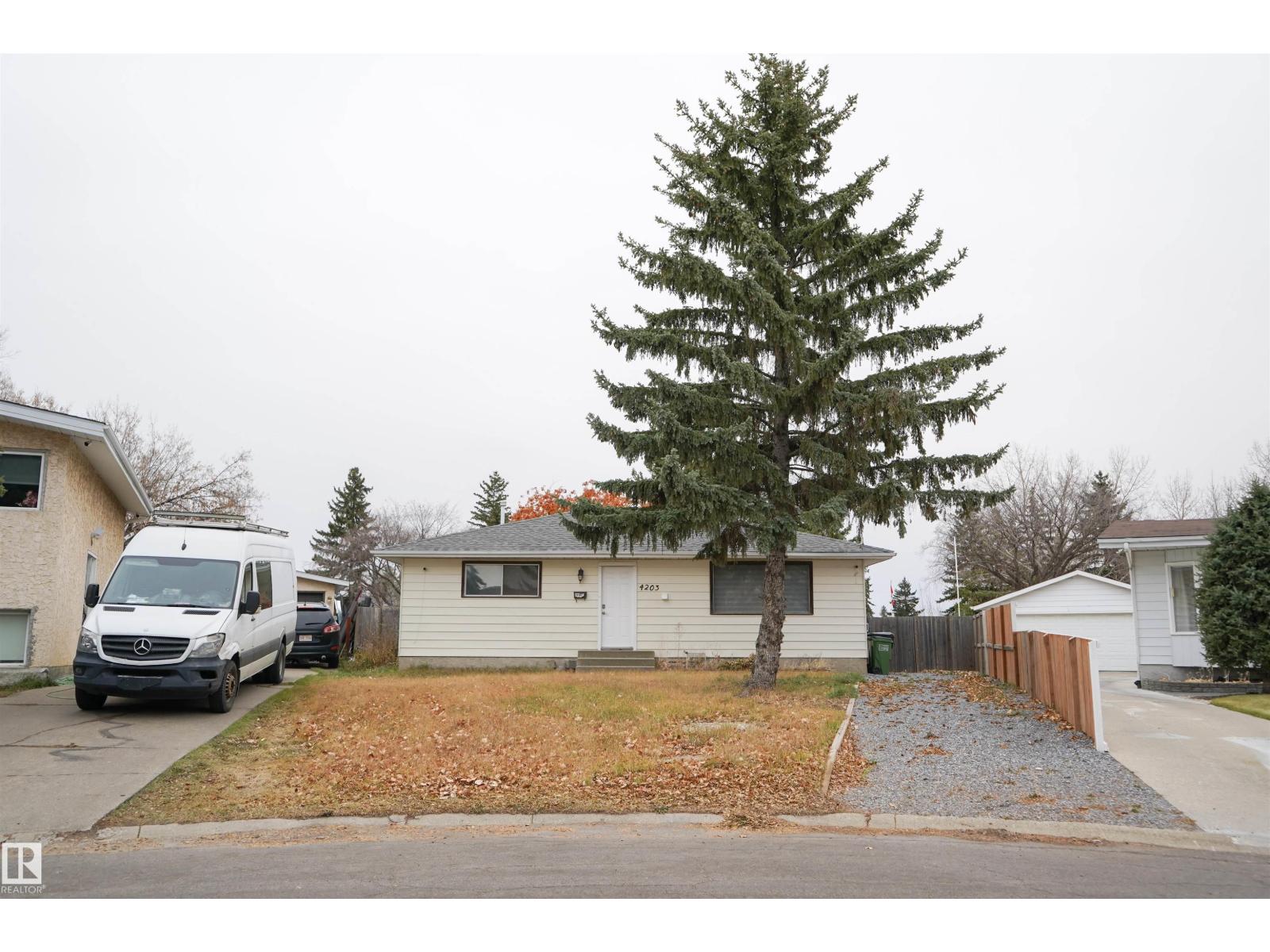 Additional image 2 of 4203 83 Street NW, Edmonton, AB, T6K1C8