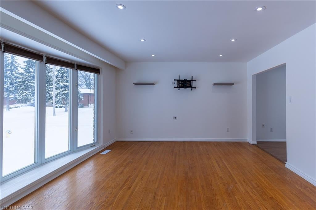 Additional image 3 of Main-1 Eldrid Court, Grimsby, ON, L3M 1Z1