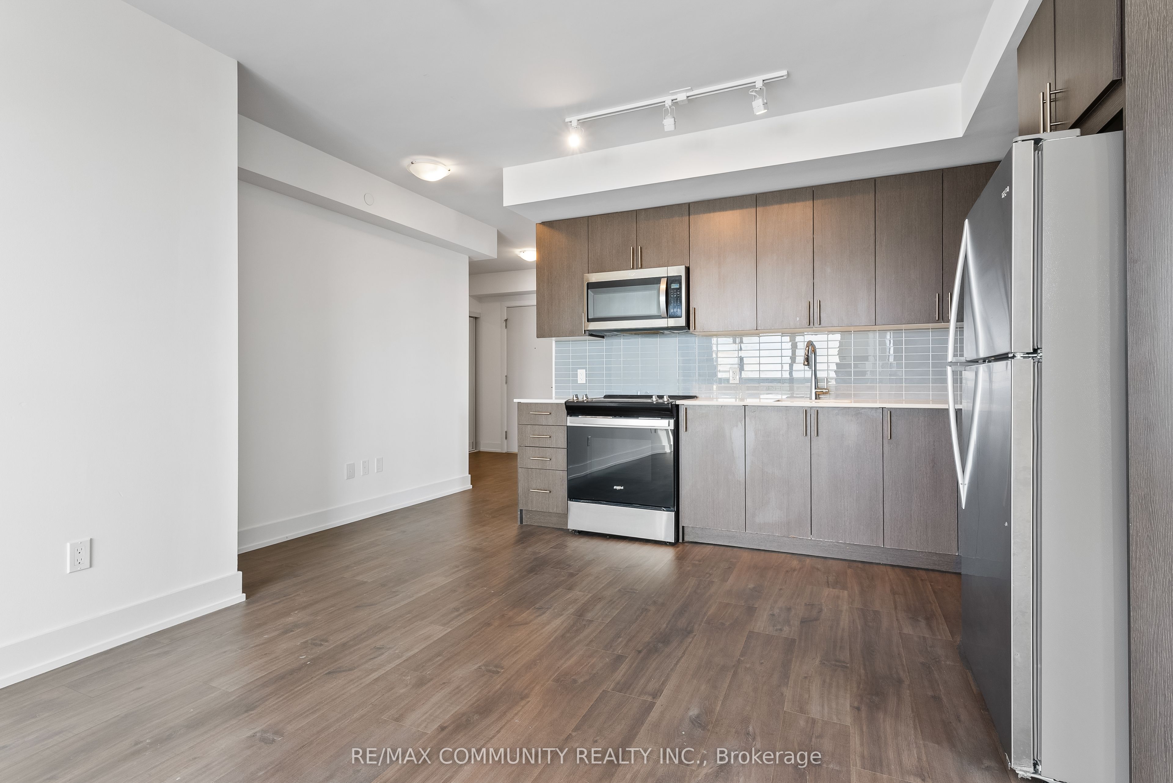 817-2550 Simcoe Street N, Oshawa, ON, L1L 0R5 photo 5