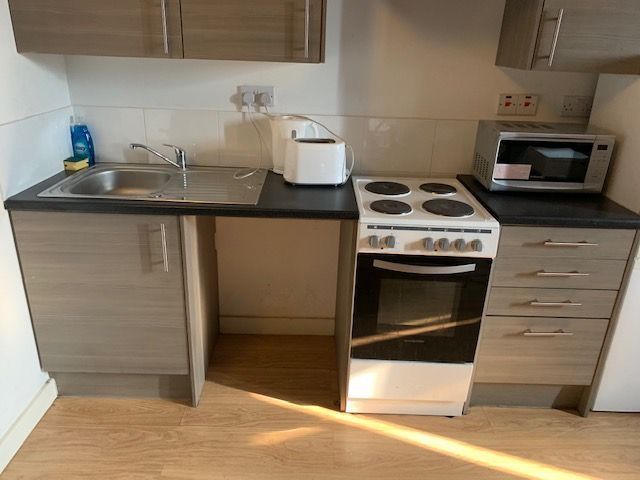 Studio to rentStuart Street, Luton LU1 photo 2