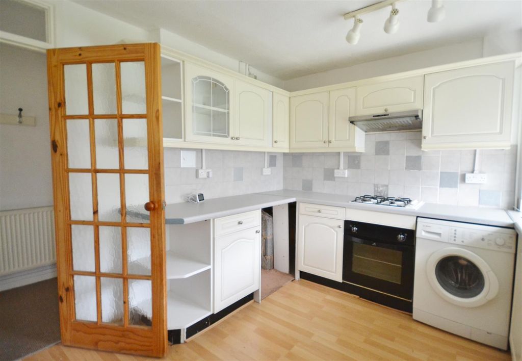 Additional image 6 of 2 bed flat to rentCurlew Close, Haverfordwest SA61