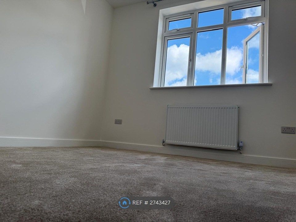 Additional image 18 of 7 bed end terrace house to rentInglehurst Gardens, Ilford IG4