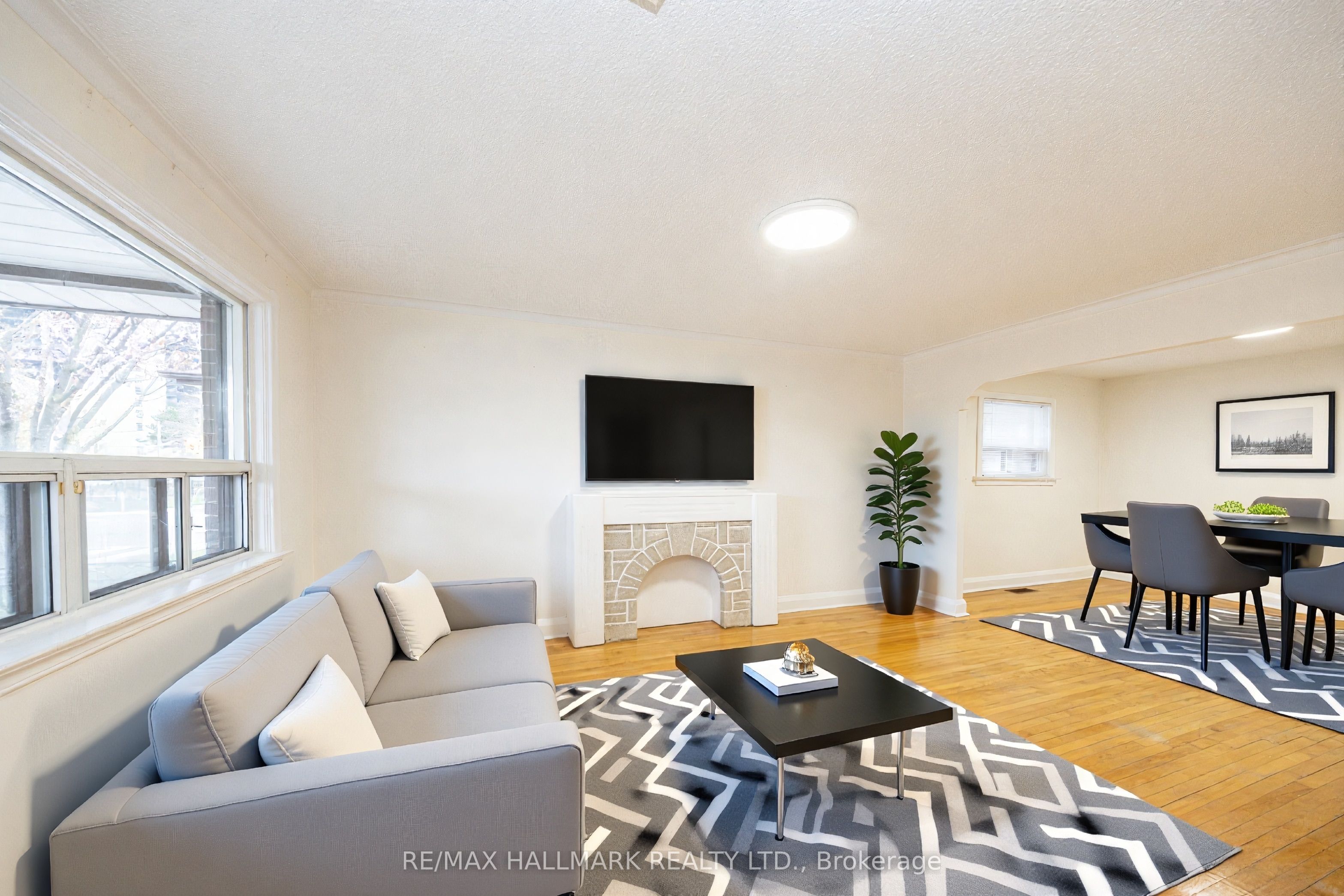 Additional image 2 of 401 Ridelle Avenue, Toronto, ON, M6B 1K3
