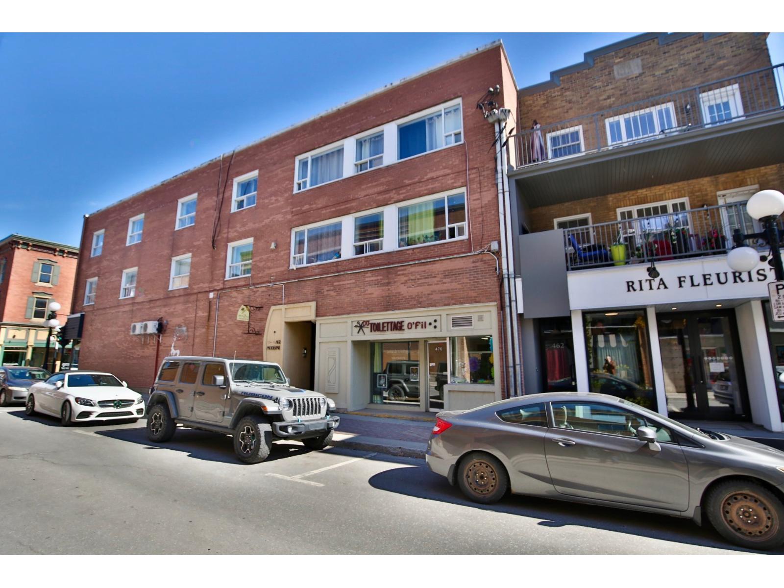 490 Av. de l'Hôtel-Dieu