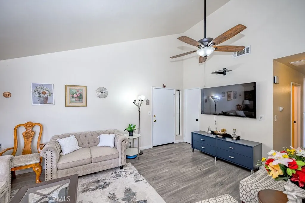 Additional image 6 of 27919 Sarabande Ln Unit 422, Canyon Country, CA 91387
