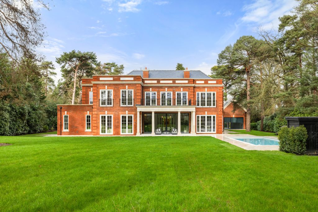 Additional image 25 of 6 bed property for saleEast Road, St George’S Hill, Surrey KT13