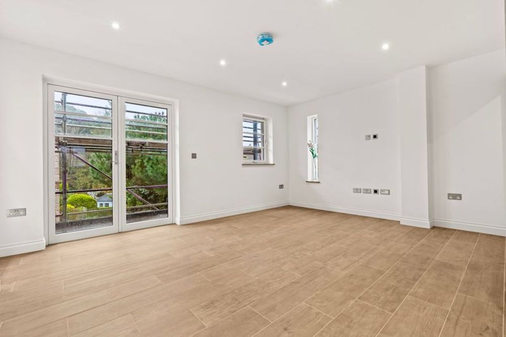 Additional image 3 of 3 bed flat to rent10 Cranworth Mews, St Helier JE2