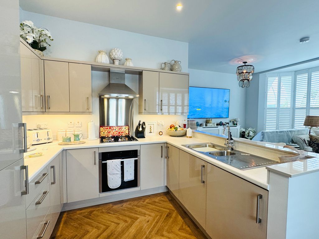 Additional image 2 of 2 bed flat to rentJohnstown, Carmarthen SA31