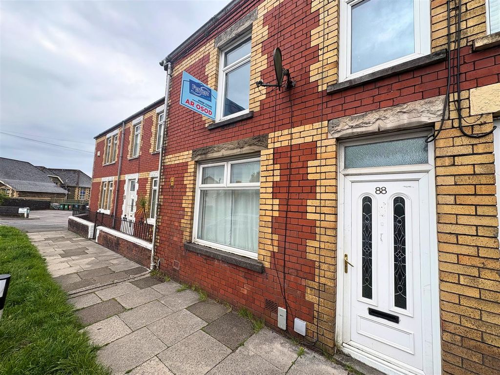 3 bed terraced house to rentCastle Street, Maesteg CF34