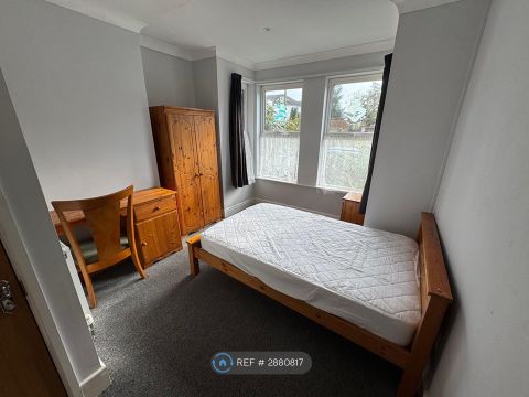 Newcombe Road, Southampton SO15