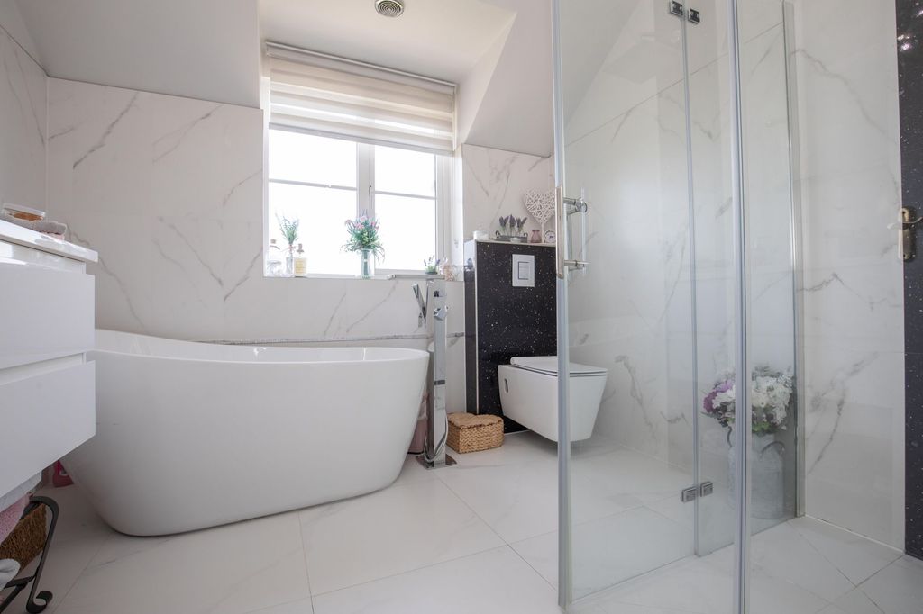 Additional image 4 of 3 bed detached house for saleAfal Sur, Barry CF63