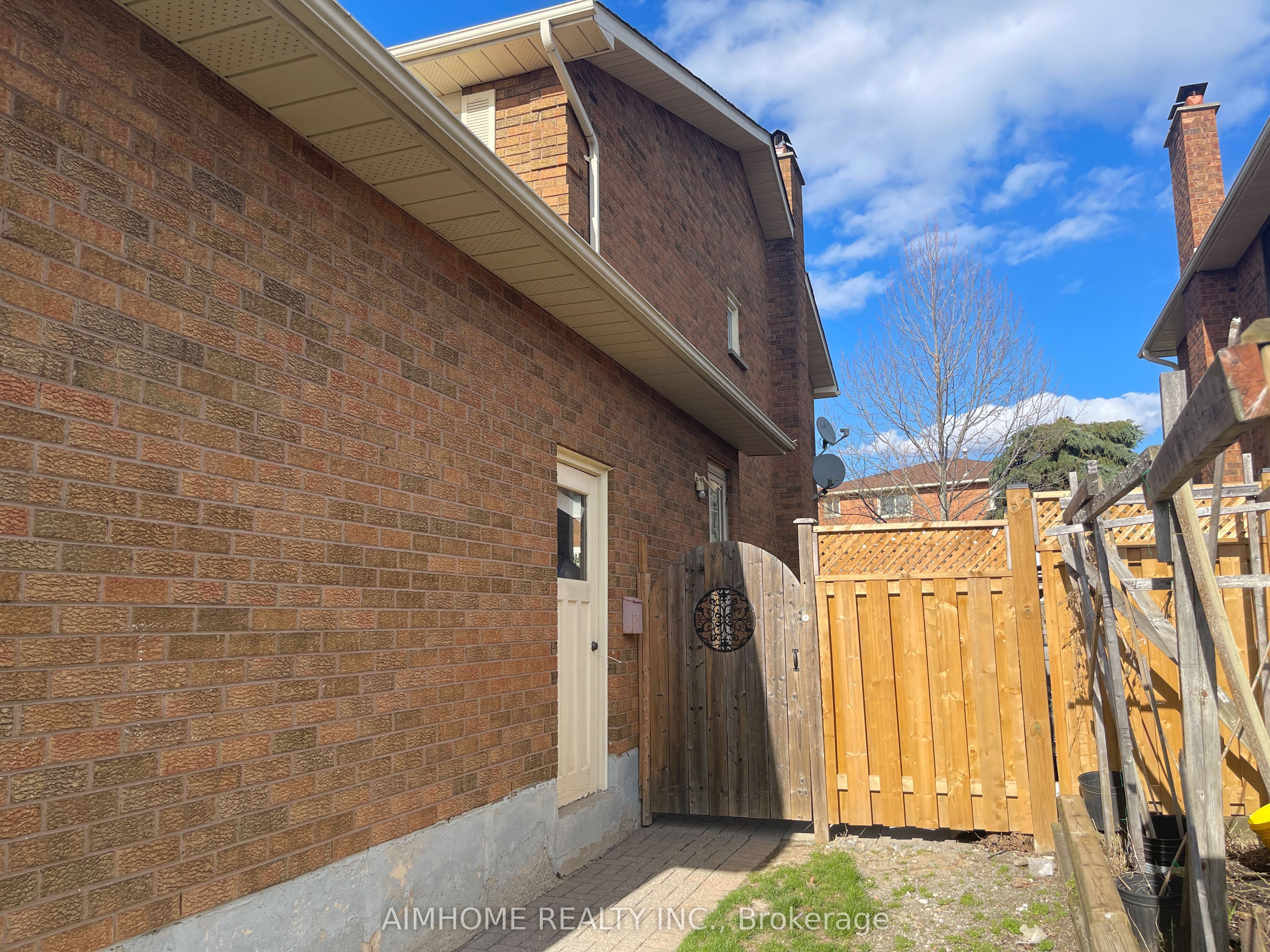 Bsmnt-58 Hewlett Crescent, Markham, ON, L3P 7J7 photo 2