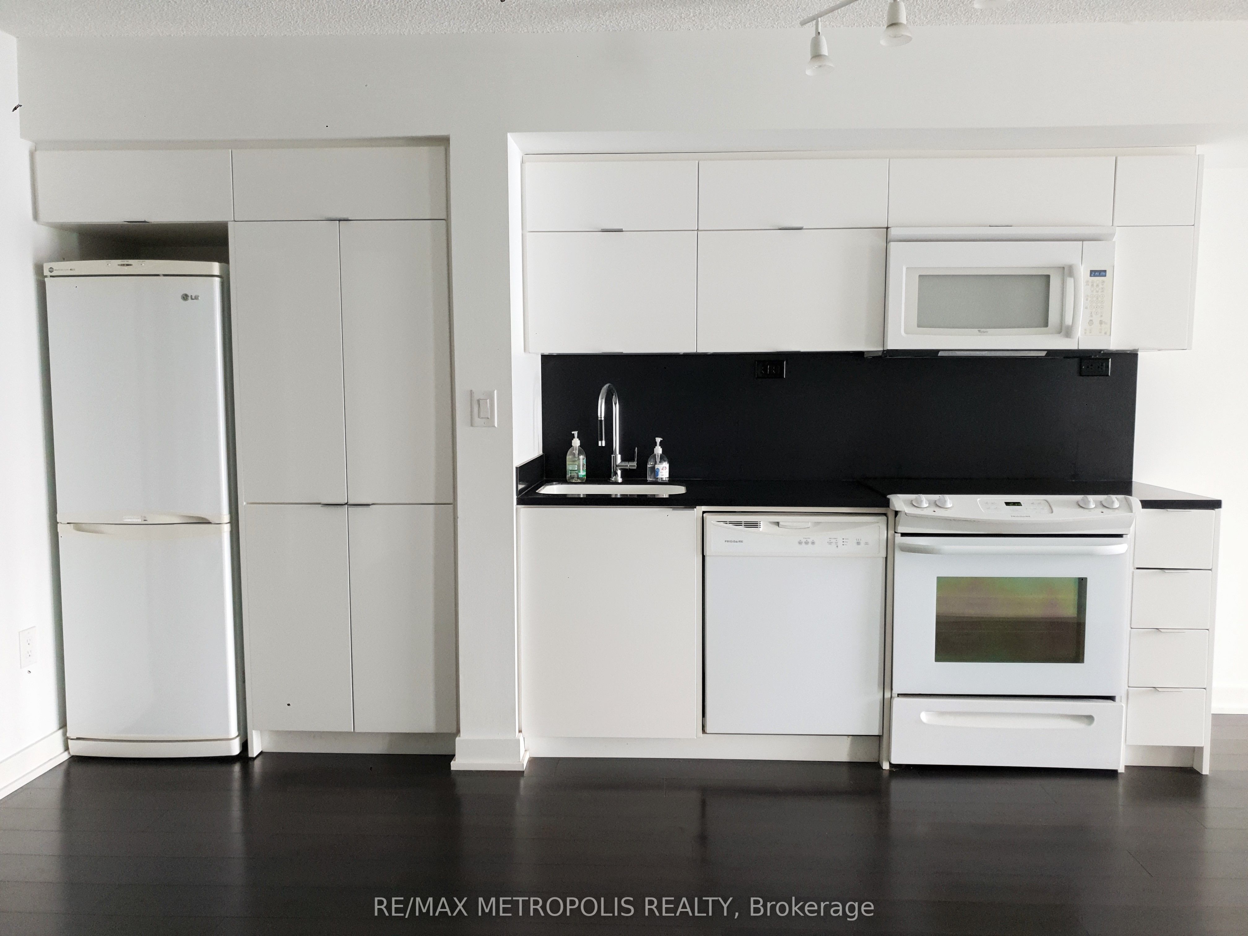 Additional image 4 of 1210-21 Iceboat Terrace, Toronto, ON, M5V 4A9