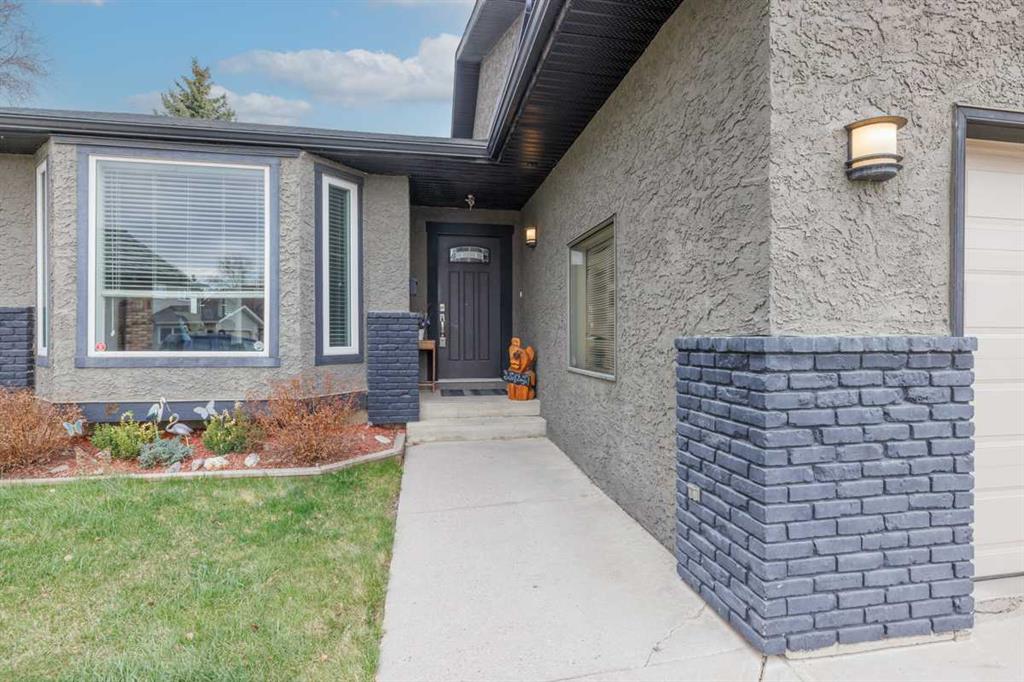 Additional image 4 of 228 Wood Valley Bay SW, Calgary, AB, T2W 5Y4