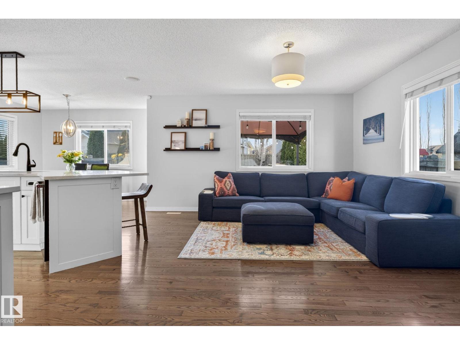 Additional image 3 of 5112 206 Street NW, Edmonton, AB, T6M0C5