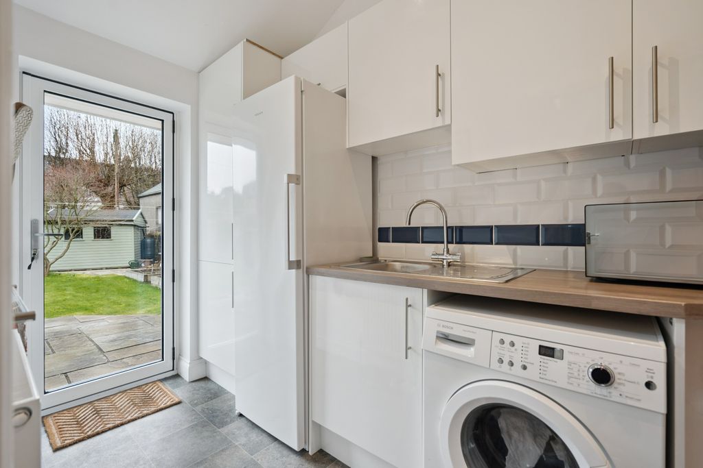 Additional image 10 of 4 bed semi-detached house to rentClarendon Place, Stirling, Stirlingshire FK8