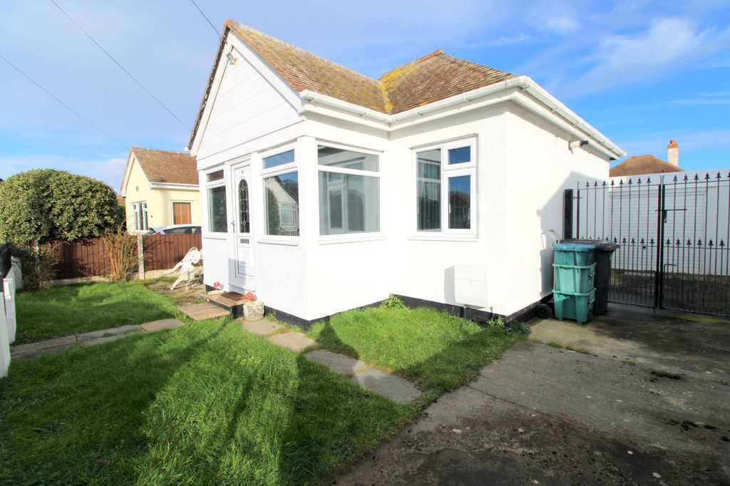Additional image 18 of 2 bed bungalow for saleWoodside Avenue, Kinmel Bay LL18