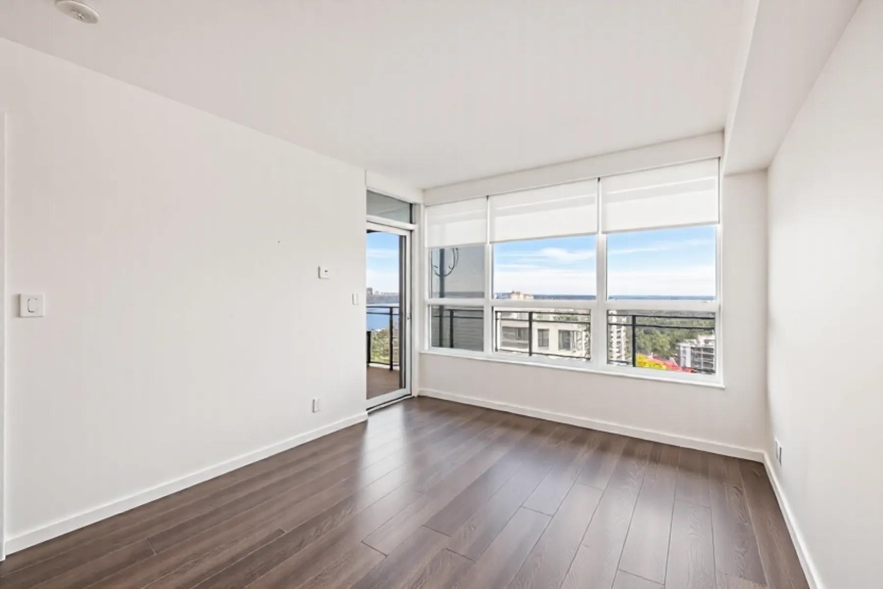 Additional image 4 of 2105-125 14th Street E, North Vancouver, BC, V7L 0E6