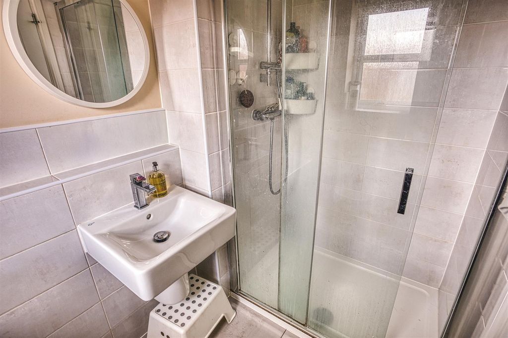 Additional image 5 of 3 bed detached house to rentRadcliffe Way, Littleover, Derby DE23