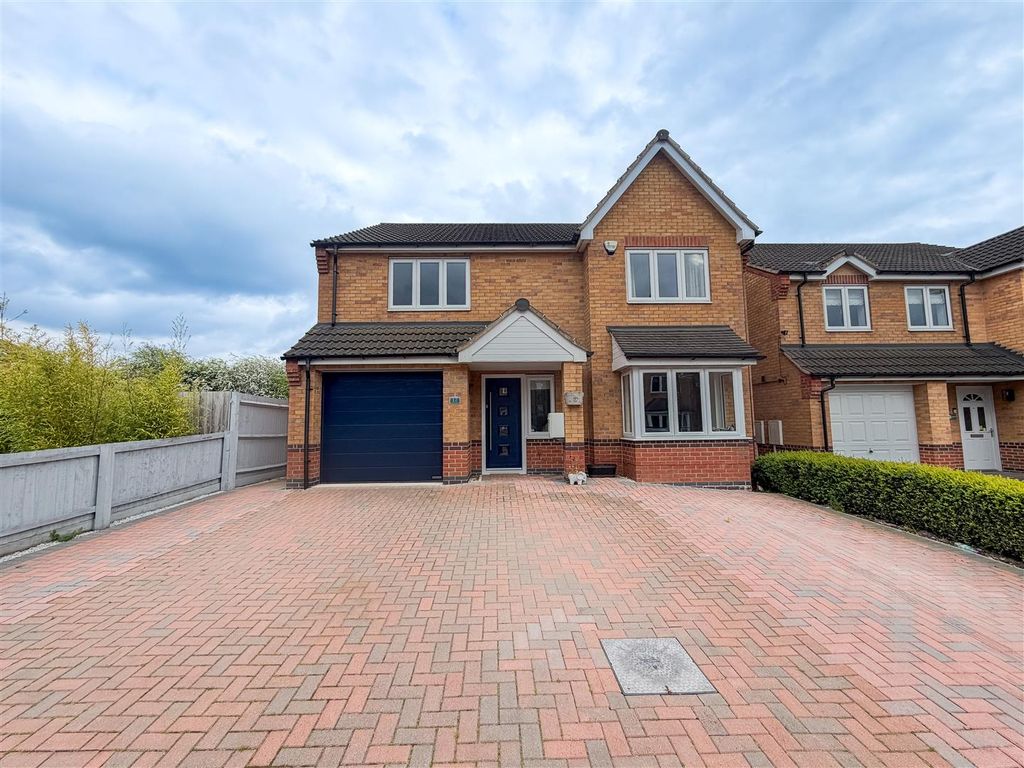 5 bed detached house to rentMason Way, Leabrooks DE55