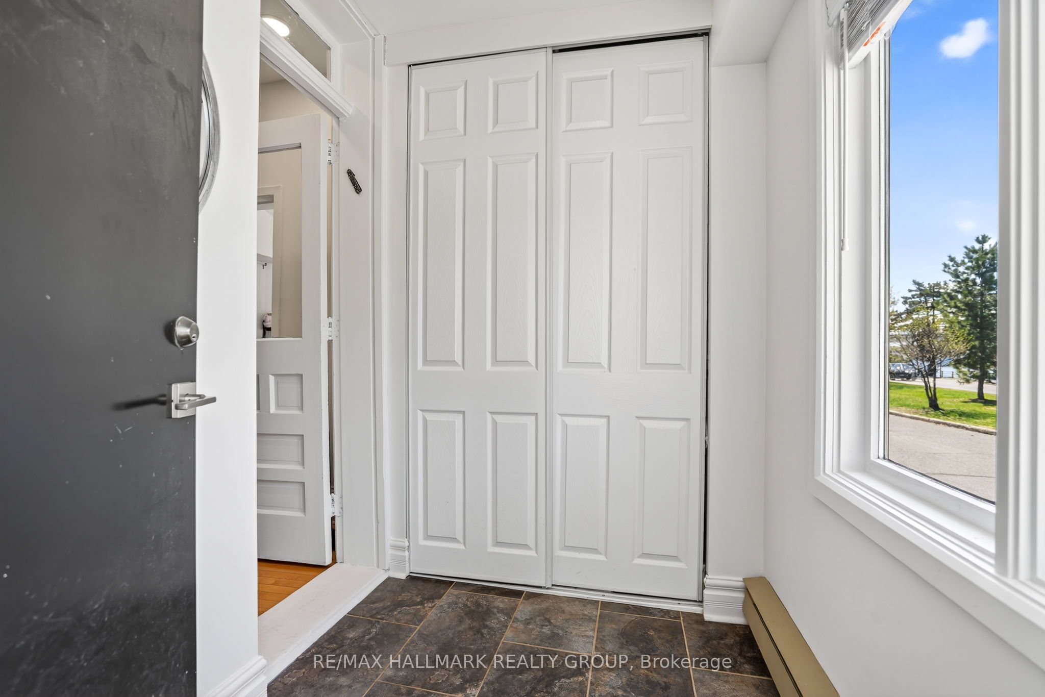 Additional image 5 of 425 Echo Drive, Ottawa, ON, K1S 1N6