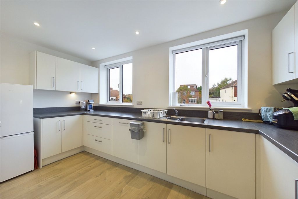 Additional image 2 of 3 bed town house to rentTurnpike Road, Newbury, Berkshire RG14
