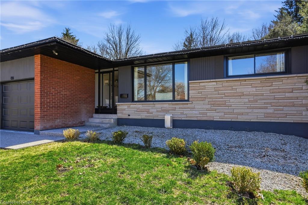 84 Pleasant Avenue, Dundas, ON, L9H 3T4 photo 3