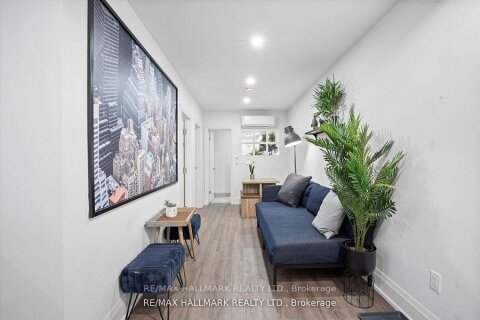 Additional image 8 of 12-595 St Clair Avenue W, Toronto, ON, M6C 1A3