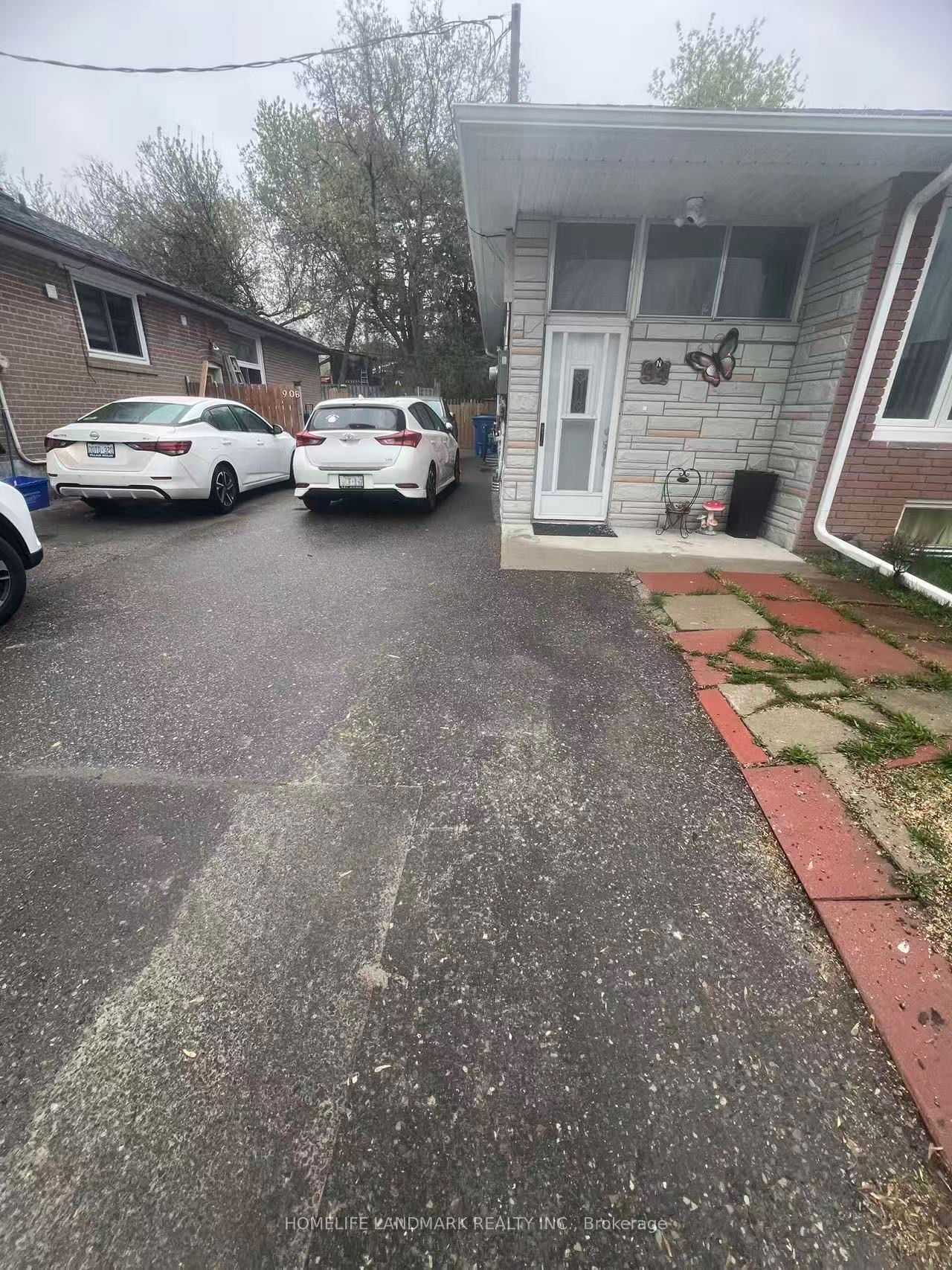 BSMT APT-94 Longford Drive, Newmarket, ON, L3Y 2Y4