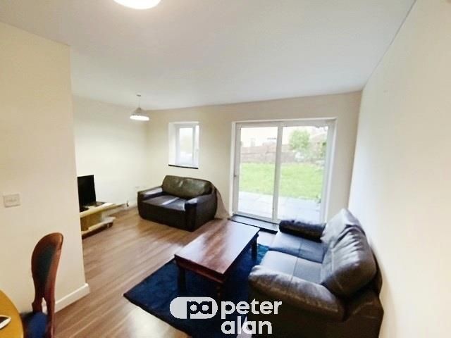 Additional image 2 of 4 bed property to rentSeion Place, Neath SA10