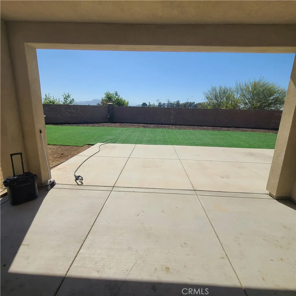 3553 Mill Creek Dr, Perris, CA 92570