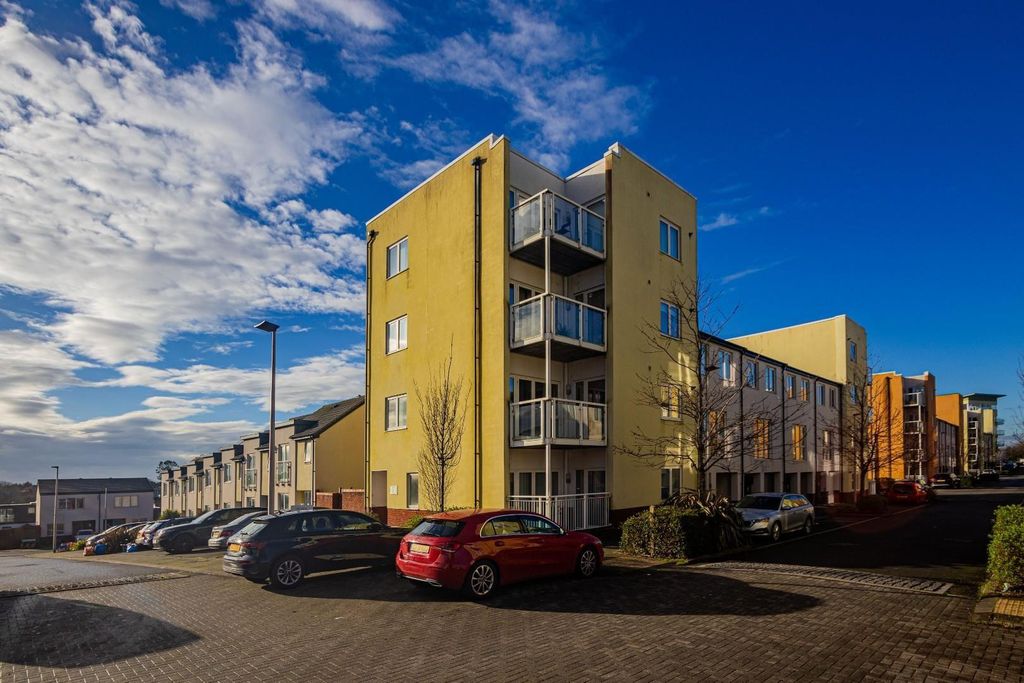 2 bed flat to rentTrem Elai, Penarth CF64