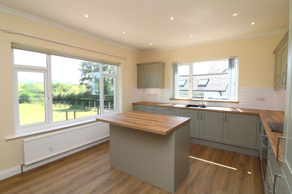 Additional image 3 of 3 bed detached bungalow to rentRoselle, Dean CA14