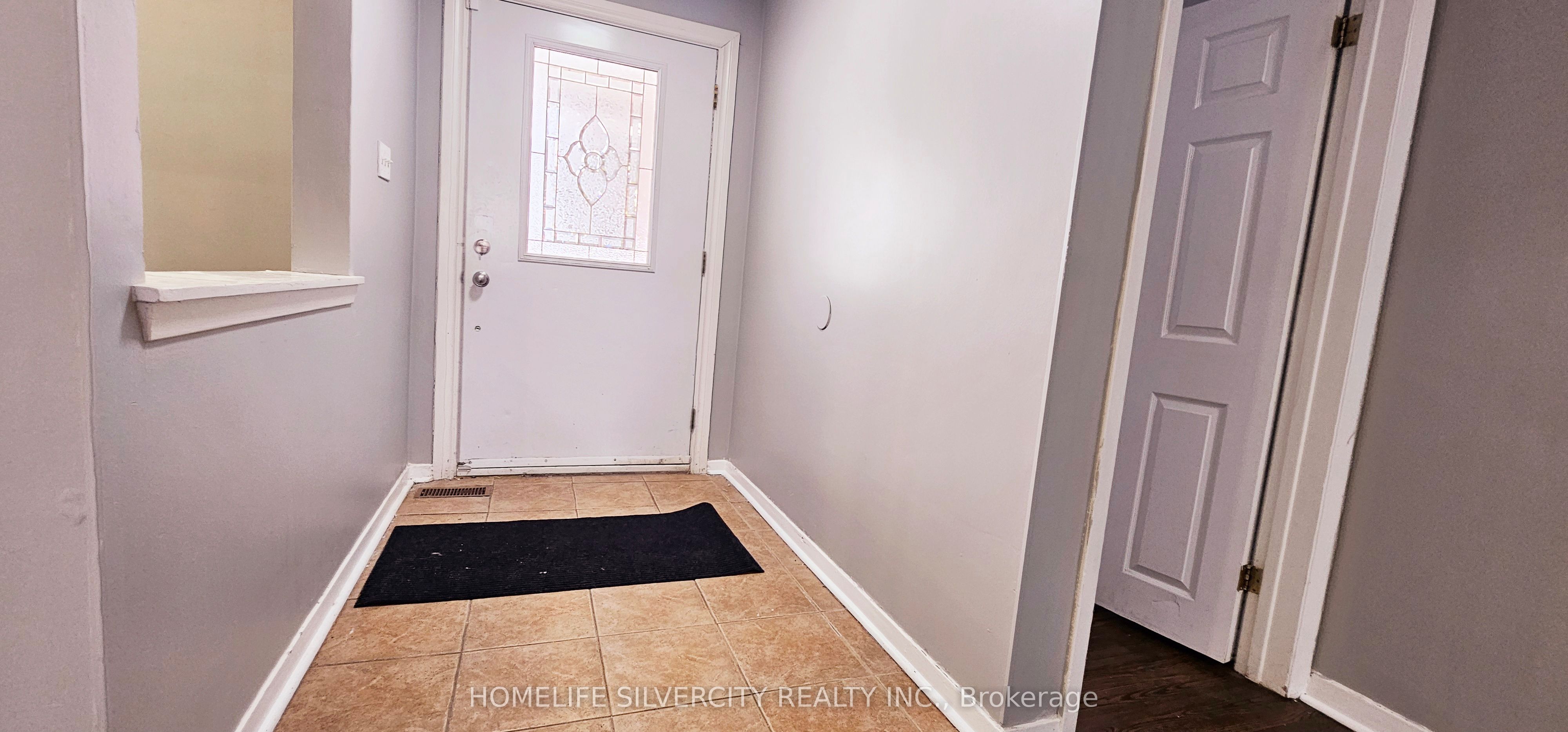 Upper-31 Windermere Court, Brampton, ON, L6X 2L5 photo 3