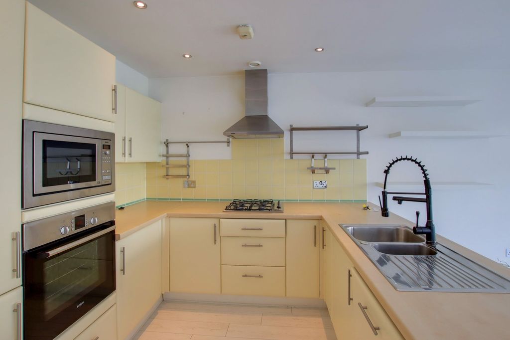 Additional image 3 of 2 bed flat to rent31 Harbour Reach, St Helier JE2