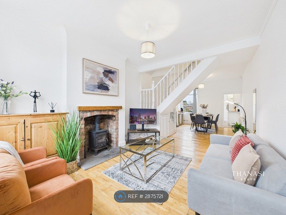2 bed terraced house to rentSandhurst St, Leicester LE2