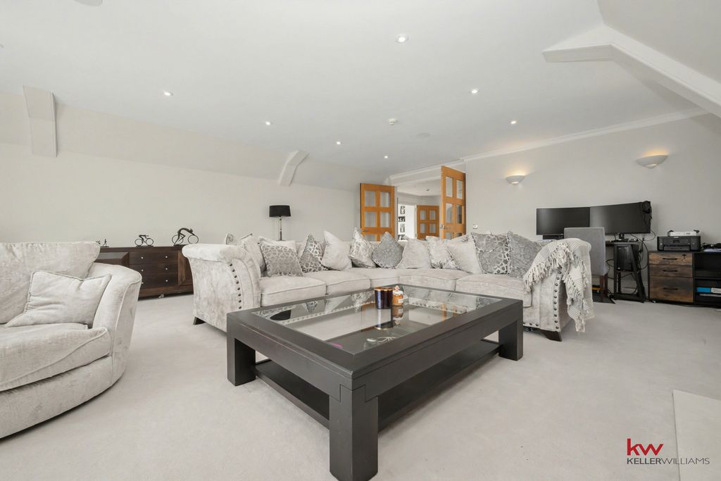 Additional image 5 of 5 bed penthouse for saleGoldings, Hertford SG14
