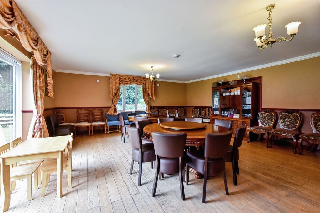 Additional image 12 of 6 bed property to rentTabernacle Road, Ammanford SA18