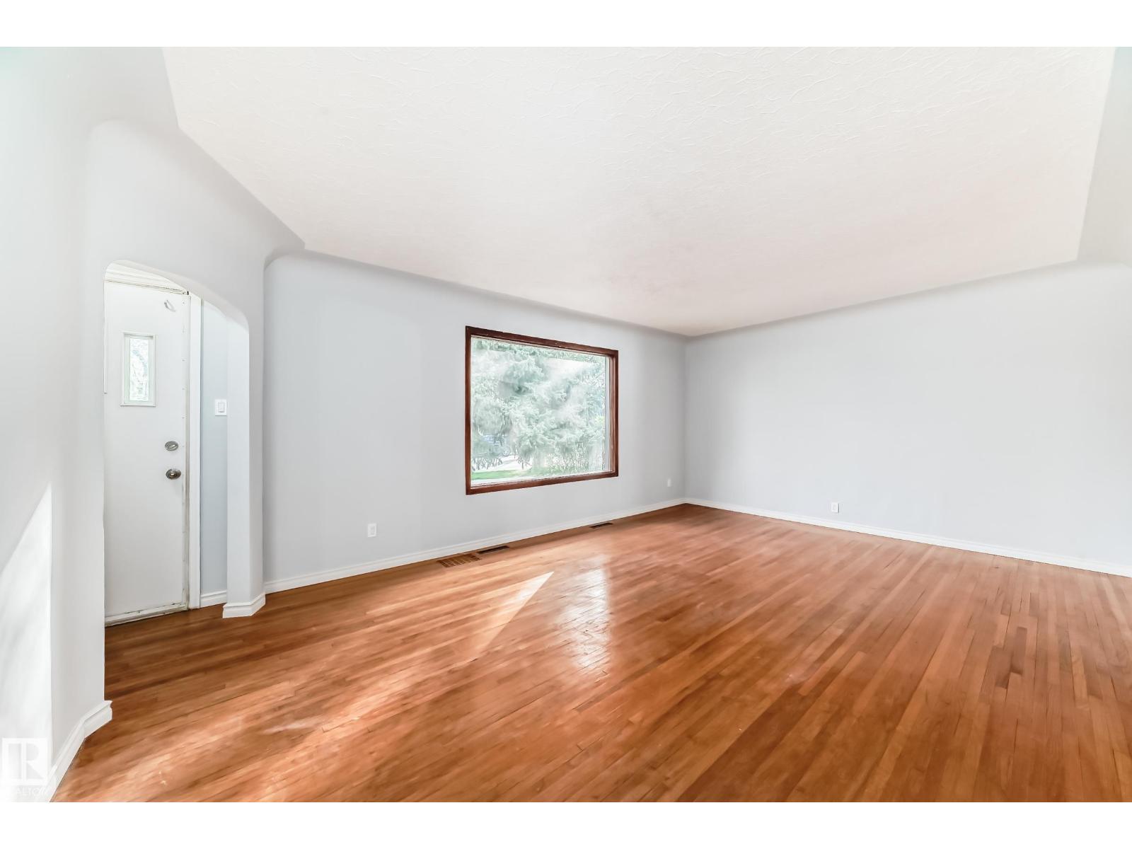 Additional image 6 of 13003 Sherbrooke Avenue NW, Edmonton, AB, T5L4E6
