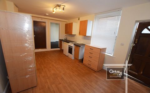 |Ref: R153805|, Denzil Avenue, Southampton SO14