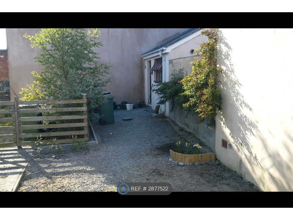2 bed terraced house to rentOld Central Stores, Llanbadarn Fawr SY23