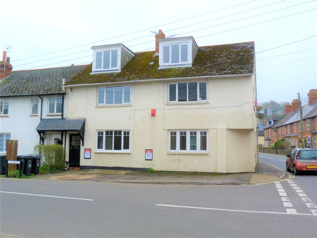 1 bed flat to rentHigh Street, Williton, Somerset TA4